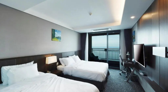 Семейный номер Deluxe с видом на океан Ramada by Wyndham Gangwon Sokcho