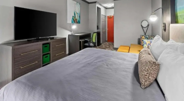 Люкс Big Country Hotel & Suites, SureStay Collection by BW