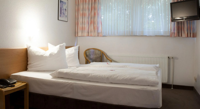 Hotel Christina, 예약 호텔 Zollstock 퀼른
