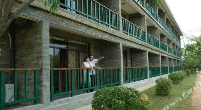Qijing Hostel, Book Hostel / Vandrerhjem Hoteller i Zhaoqing med pool, Swimmingpool