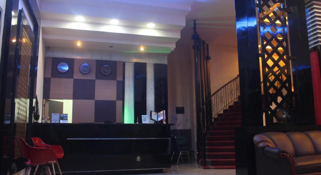Mangga Dua Hotel Makassar, Book Hotel Hotels in Sulawesi with Parking, Parking