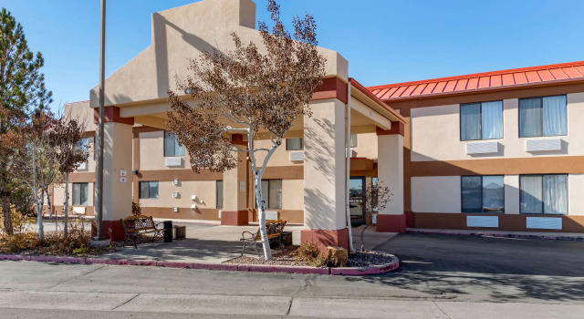 Econo Lodge Pueblo North
