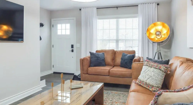 Modern Townhome: Walk to Tennessee Tech University, Book Hotel Cookeville Tennessee