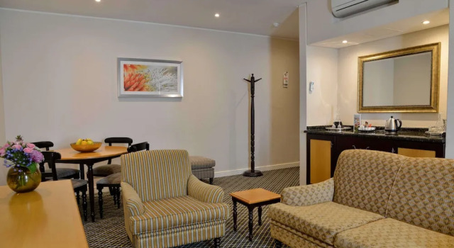 Одноместный люкс City Lodge Hotel GrandWest