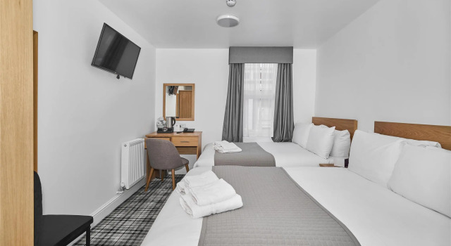 Четырёхместный семейный номер Standard Best Western Greater London