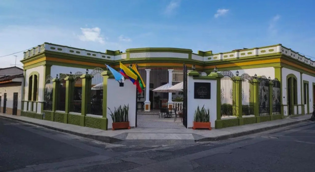 HOTEL EVOCACIÓN, Забронировать Отель Отели в центре Буга, в центре, Парковка, Завтраки