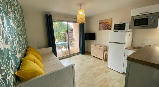 Апартаменты Bel Appartement accès direct mer; L'Almanarre, HYERES