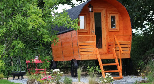 Insolites en mené, Book Hotel Saint-Vran Brittany