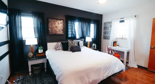 Charming Omaha Retreat - Near Zoo & Downtown 3 Bedroom Home by RedAwning, Rezerwuj Hotel Omaha Nebraska