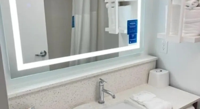 Четырёхместный люкс Hampton Inn & Suites Louisville East