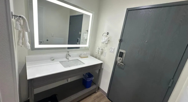 Четырёхместный номер Standard Ramada by Wyndham York Harrisburg Hershey