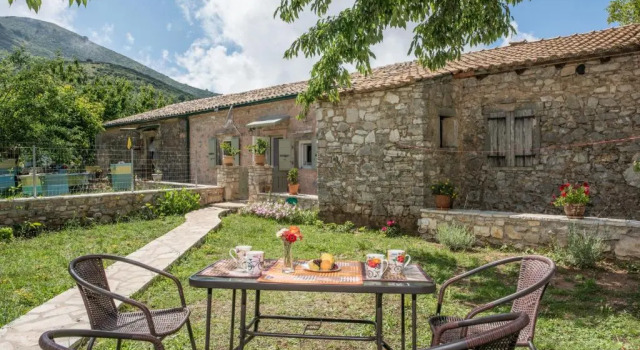 Коттедж с 2 комнатами Charilaos Spiti Old Perithia