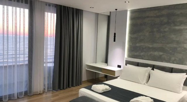 Двухместный номер Deluxe с балконом и с видом на море Mirage Hotel