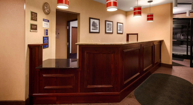 Best Western Plus Executive Inn, Book Hotel Hoteller i St. Marys med pool, Swimmingpool