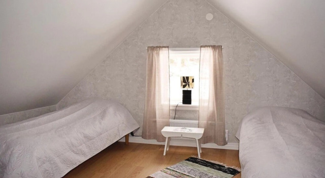 2 Bedroom Lovely Home In Tjällmo, Book Hotel  