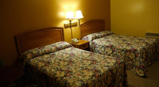 Budget Inn, Book Hotel Hoteller i Tappahannock med parkering, Parkering
