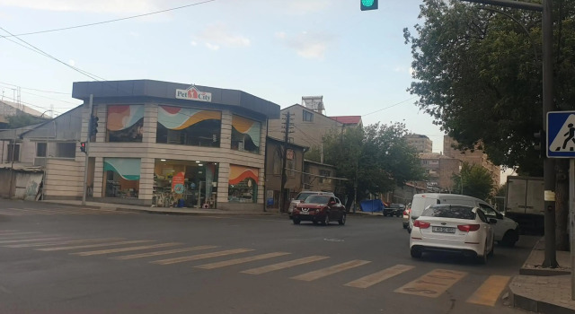 Sunny Apartment close to Erebuni mall