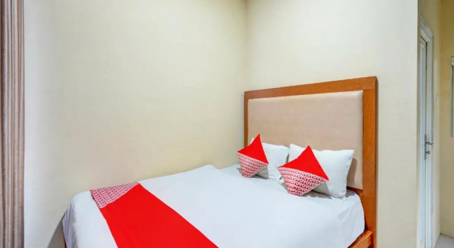 OYO 3710 Izzi Hotel
