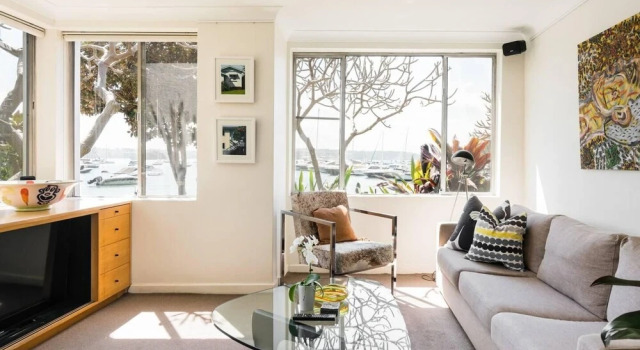 Waterfront Apartment Brimming With Inspirational Artwork, Забронировать Апартаменты/квартира Апартаменты Сиднея, рядом с Goomerah Crescent Reserve, Апартаменты/квартира