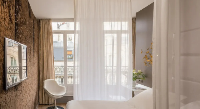 Номер Classic с балконом Legend Hôtel Paris