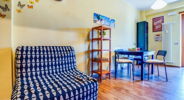 Bright and Colorful Flat in San Lorenzo, Забронировать Отель Сан-Лоренцо Рим, рядом с Вокзал Термини