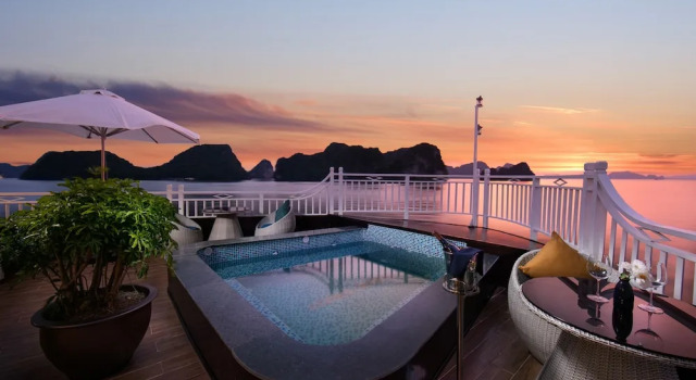 Двухместный люкс Presidential с балконом Hermes Cruises