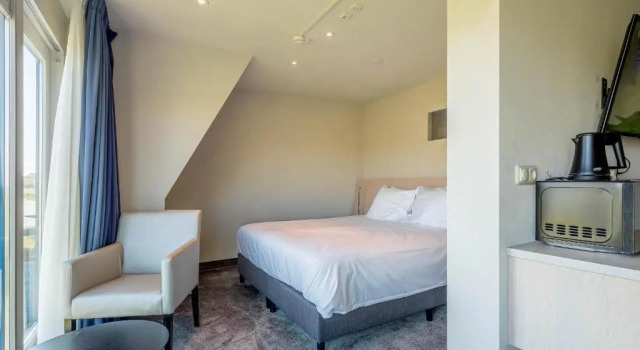 Полулюкс Strandhotel Camperduin