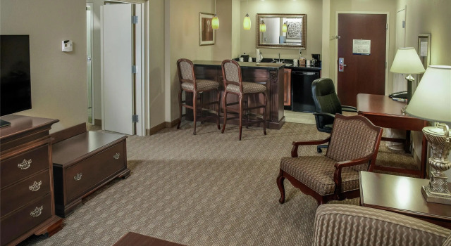 Люкс Hampton Inn & Suites Youngstown-Canfield