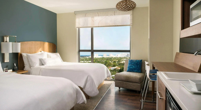 Четырёхместный номер Standard с видом на город Element by Marriott Fort Lauderdale Downtown
