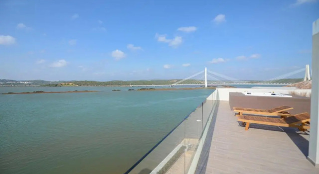 Апартаменты Arade Riverside Modern Apartment