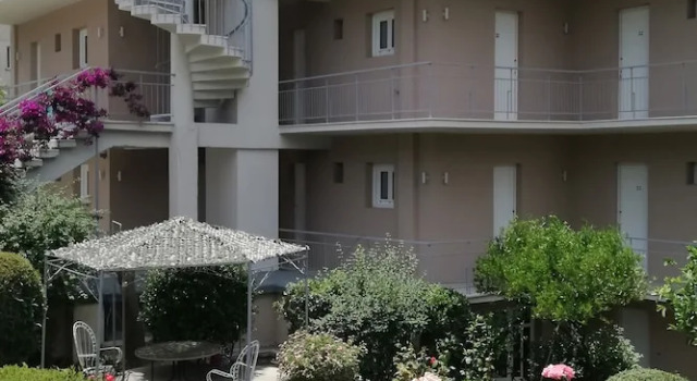 Lilly Apartments
