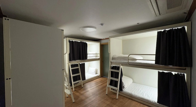 Кровать в общем номере (женский номер) с балконом и с видом на город K wave Guesthouse Only Female in Hongdae 2