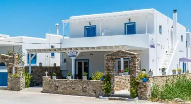 Eleftheria Studios, Book Hotel Andiparos Antiparos