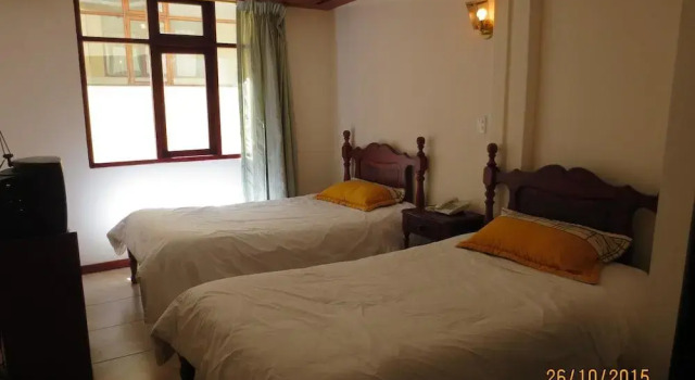 Hotel Cumanda, Book Hotel Centro Histórico Quito