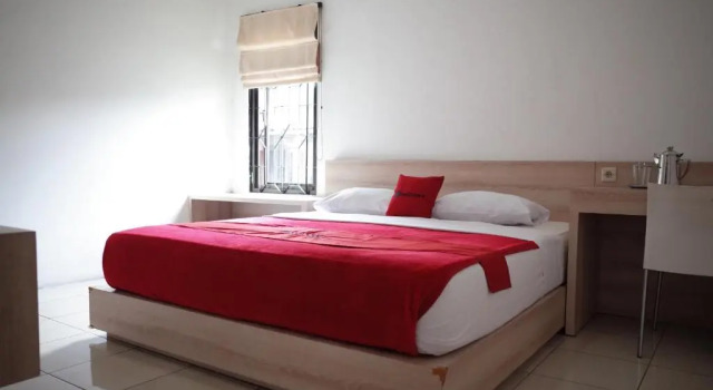 Двухместный номер Standard RedDoorz near Taman Kota Lapang Merdeka Sukabumi