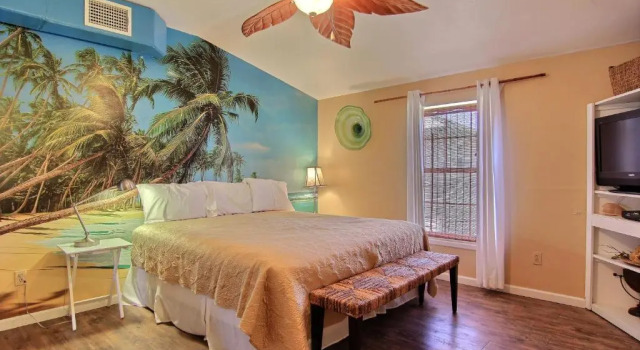 4 Palms by Silver Sands Vacation Rentals, Book Feriehus Sommerhuse i Houston, Hytte