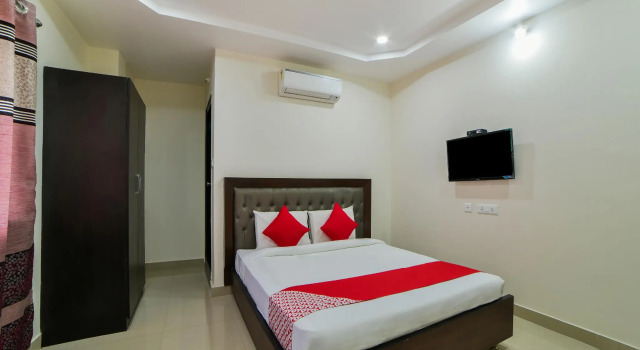 Capital O 23589 CROWN PLAZA, Rezerwuj Hotel Gachibowli 
