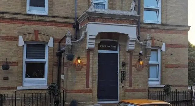 Студия The Victorian lodge