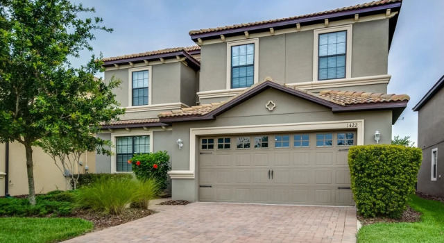 1422 Moonvalley Drive
