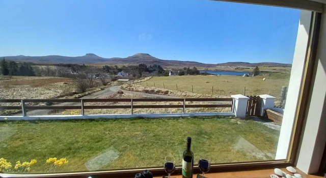 Апартаменты Цокольный этаж с 2 комнатами Skye Getaways Self Catering Accommodation