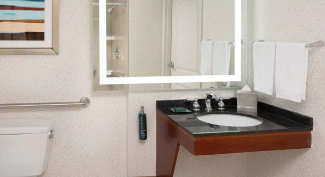 Номер Standard Hilton Durham near Duke University