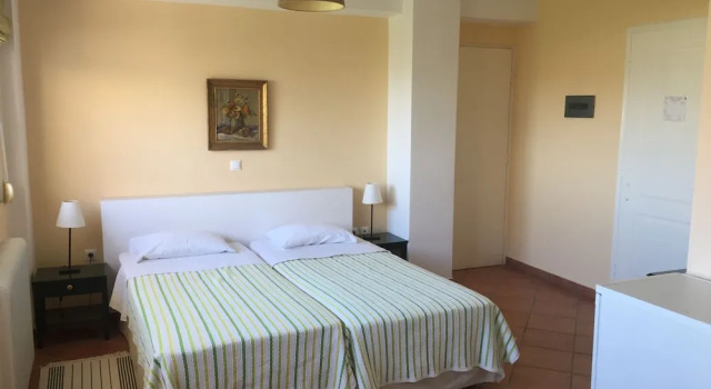 Номер Standard с балконом Rex Hotel - Bebekas