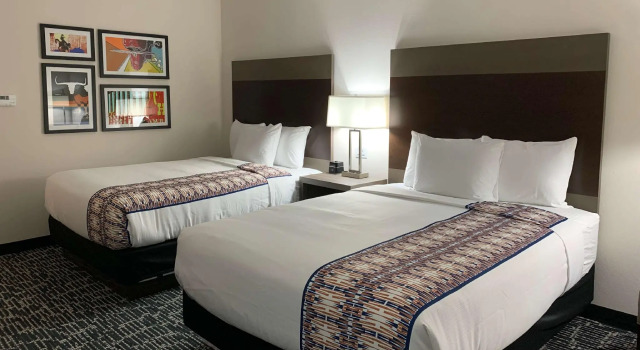 Четырёхместный номер Standard La Quinta Inn and Suites by Wyndham - Red Oak TX IH-35E
