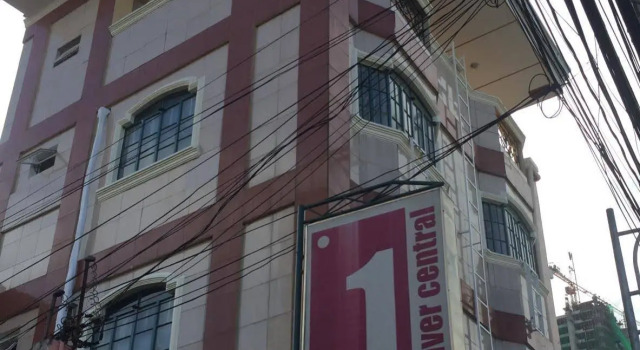 1 River Central Hostel, Забронировать Хостел Макати 