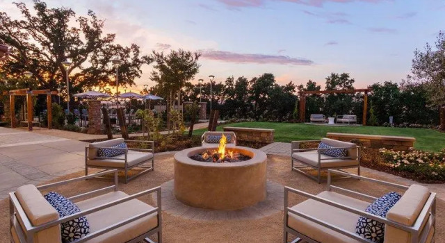 Люкс с видом на бассейн SpringHill Suites by Marriott Paso Robles Atascadero
