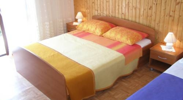 Apartments Julija, Забронировать Апартаменты/квартира Хвар Остров Хвар, рядом с Частный Пляж «Си Ю Румс»