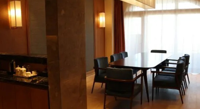 Люкс Hot Springs ZhuoRun International Hotel