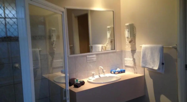 Двухместный номер Executive Charles Rasp Motor Inn & Cottages
