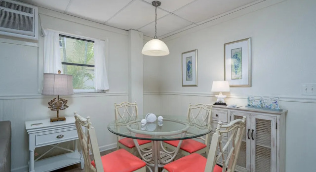 258 Ostego Lazy Lobster Manor by Coastal Vacation Properties, Забронировать Отель Отели в центре Форт-Майерс-Бич, в центре