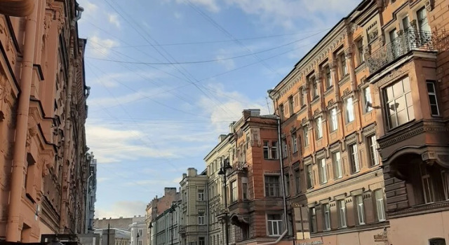 Gold Hotel